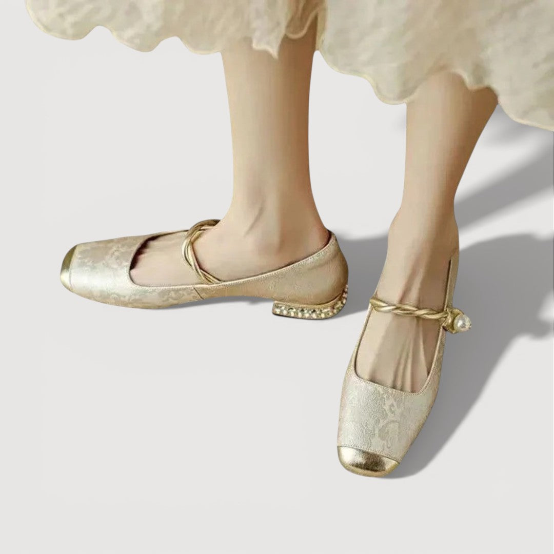 Clara | Timeless Vintage Charm