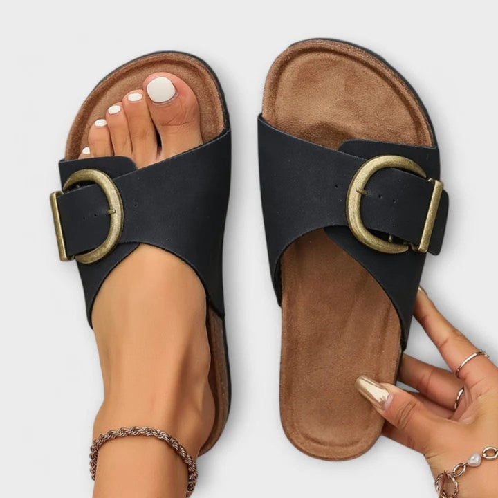 Étiennette | Single-Strap Buckle Slide Sandal