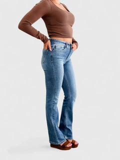 Eryzandra | Polished Bootcut Trousers with a Tummy-Control Waistband