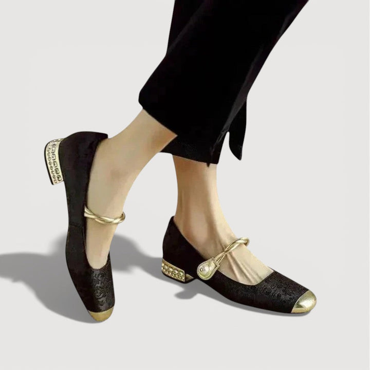 Clara | Timeless Vintage Charm