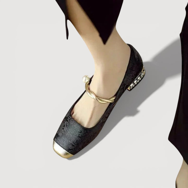 Clara | Timeless Vintage Charm