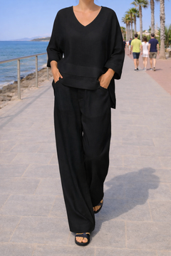 Nuala | Understated Two-Piece Set with Wide-Leg Trousers
