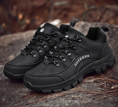 Men’s Rugged Hiking Shoes | Trail Runners with Cushioned Sole & Grip Tread