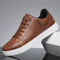 Harlan | Classic Low-Top Sneaker with a Padded Collar