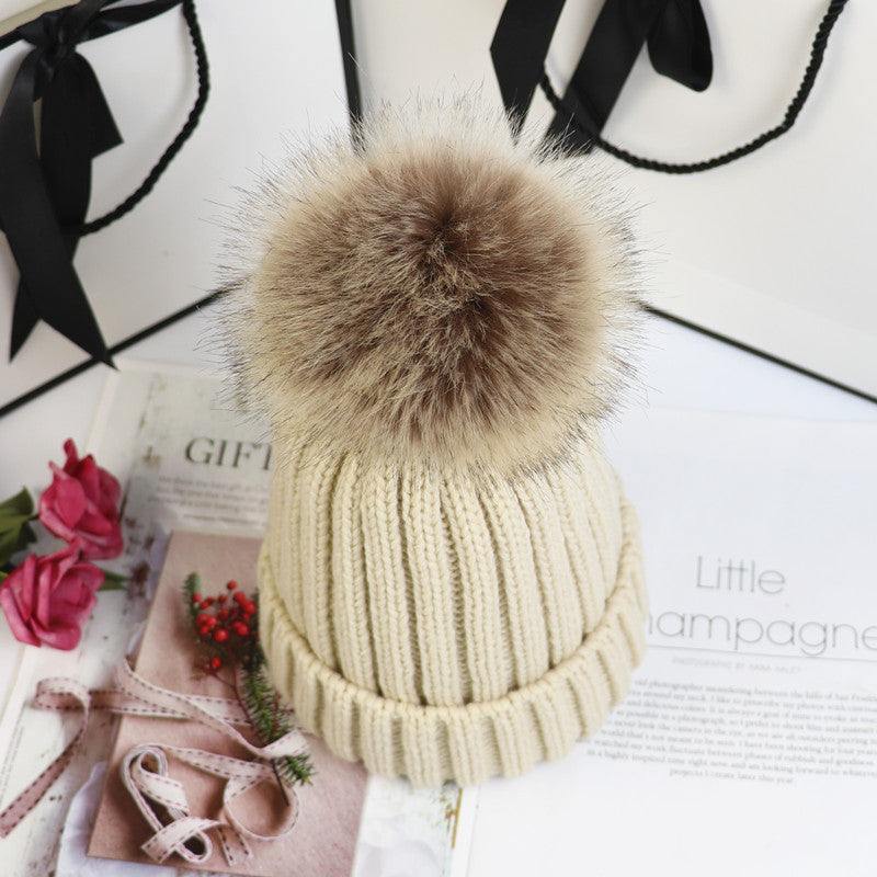 Women's Classic Pom Crochet Beanie - Beige