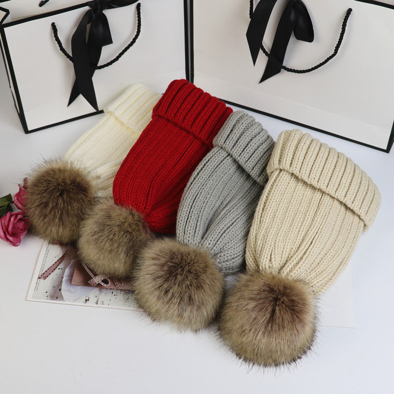Women's Classic Pom Crochet Beanie