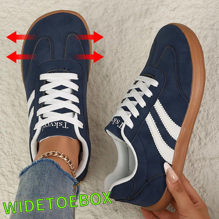 Women's Flat Lace Up Wide Toe Box Sneakers