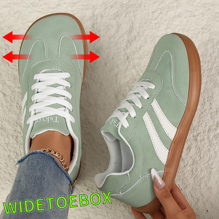 Women's Flat Lace Up Wide Toe Box Sneakers