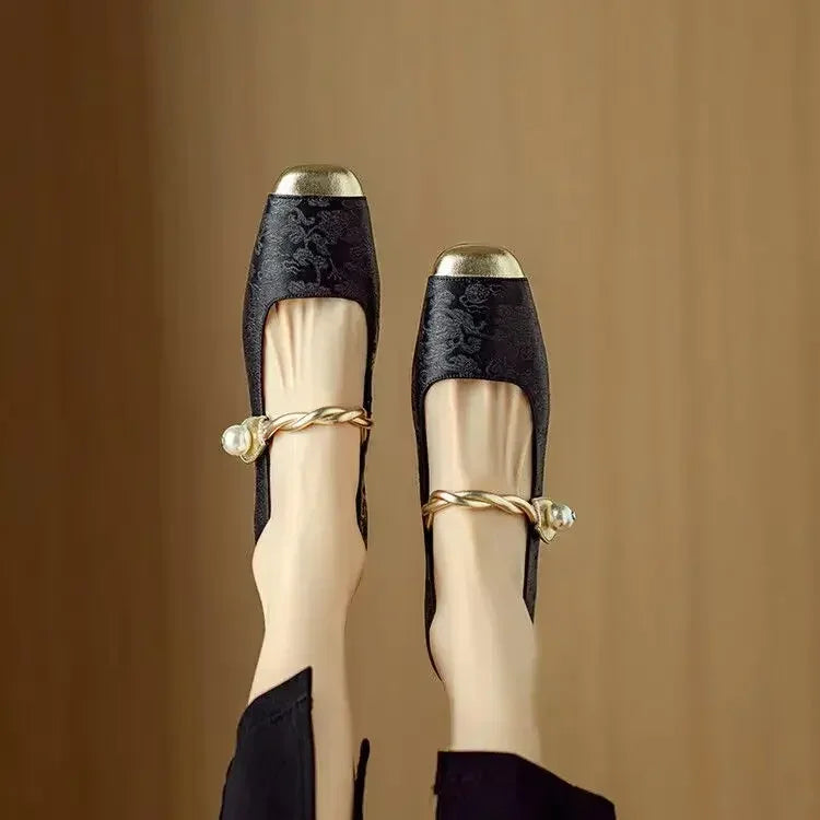 Françoise | Classic Strap Shoe
