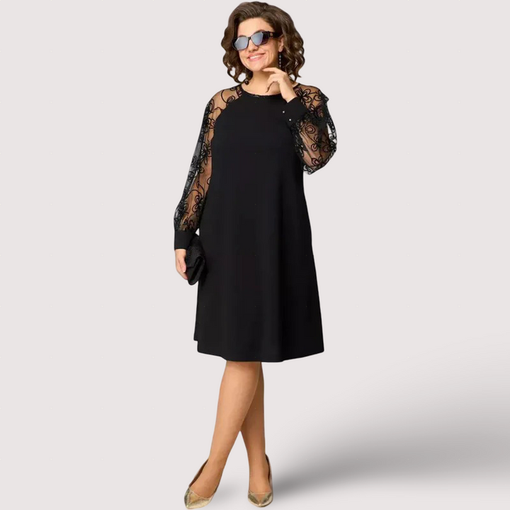 Séraphine | The Black Dress With Lace Sleeve